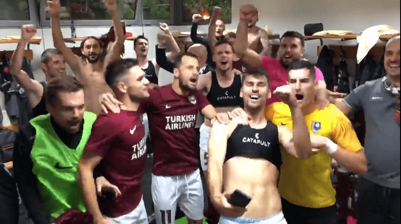Veliko slavlje fudbalera Sarajeva nakon pobjede nad Budućnosti (VIDEO)