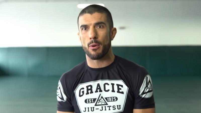 Rene Grasije onemogućen da bude u uglu Brajana Ortege