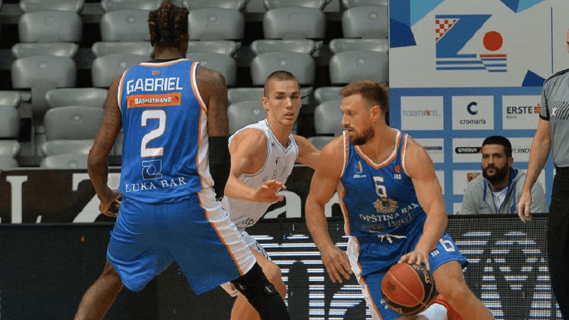 Mornar razbio Zadar u Krešinom domu