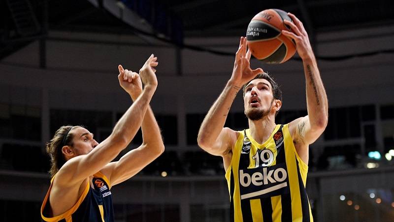 Tariku Biberoviću tri minute u dominantnoj pobjedi Fenerbahča protiv Himkija