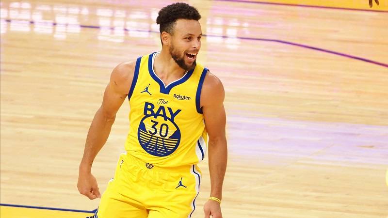 Stef Kari još jednom potvrdio da je najbolji trojkaš NBA lige (VIDEO)