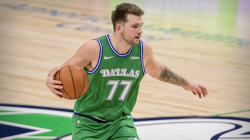 (VIDEO) Luka Dončić se vratio dabl-dablom na teren nakon skoro mjesec dana