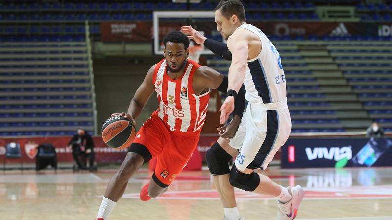 Zvezda poklekla u drami, Lojd promašio zicer za pobjedu