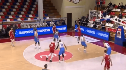 NBA scene u FMP Areni, Hends zaplovio vazduhom uz brutalno zakucavanje (VIDEO)