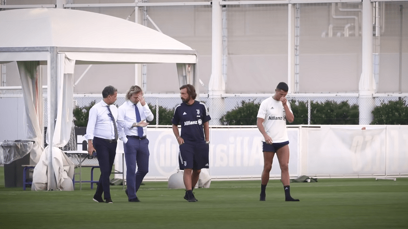 Dva legendarna fudbalera glavni kandidati da preuzmu kormilo Barselone