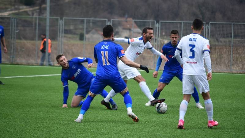 Krupa u nekom novom svjetlu, Široki se izvukao u kanjonu Tijesno