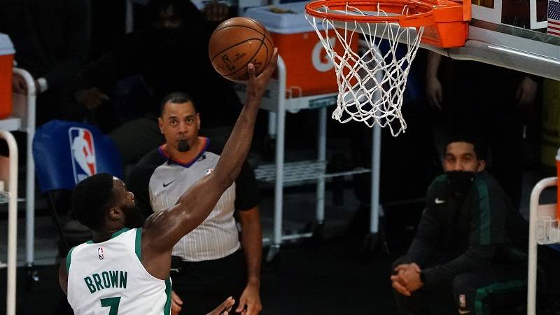 Nevjerovatna preciznost Džejlena Brauna u pobjedi nad Lejkersima