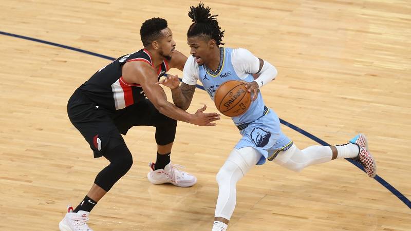 Dža Morent sačekao Jusufa Nurkića i brutalno ga unakazio na obruču (VIDEO)