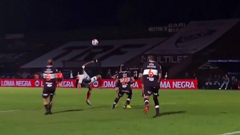 Akrobatske makazice u Argentini legitiman kandidat za gol godine (VIDEO)