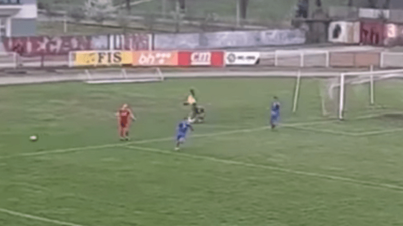 Skandal u Prvoj ligi FBiH: Golman udario dječaka koji skuplja lopte (VIDEO)