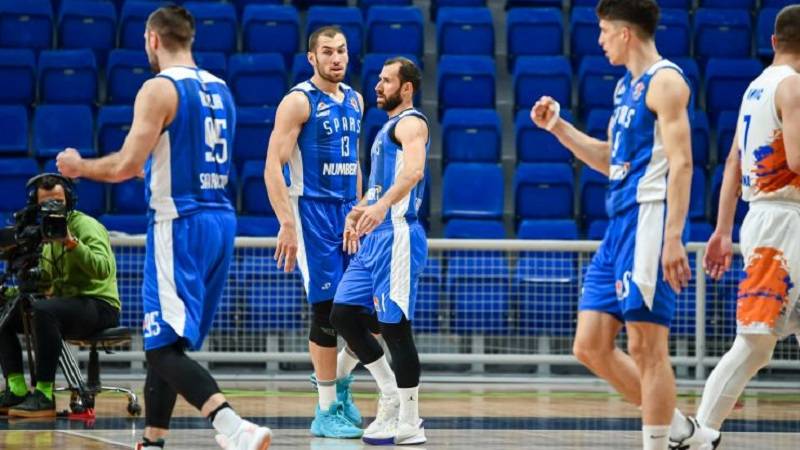 Kamenjaš demonstrirao silu, Klavžar i Orelik pokopali Split za prvu pobjedu Sparsa