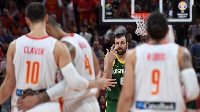 Bogut podržao Đokovića: "Zemlja nam je puna političara koji ne bi mogli organizovati s*ks u javnoj kući"