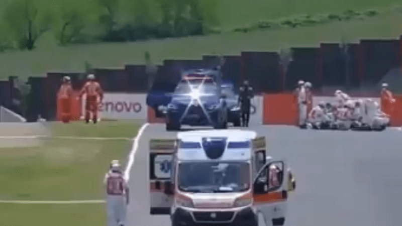 Stravičan pad motocikliste, intervenisao helikopter na stazi (VIDEO)