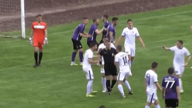 U Prvoj ligi Srbije nije potrebna ni dobra gluma da biste dobili penal, sudija potpuno izgubio kompas (VIDEO)