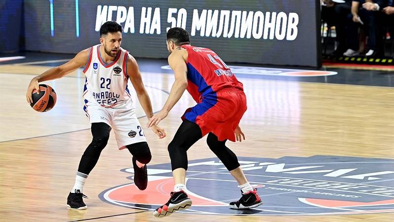 Fantastični Micić opravdao MVP titulu, Efes izdržao blickrig CSKA i postao prvi finalista Evrolige