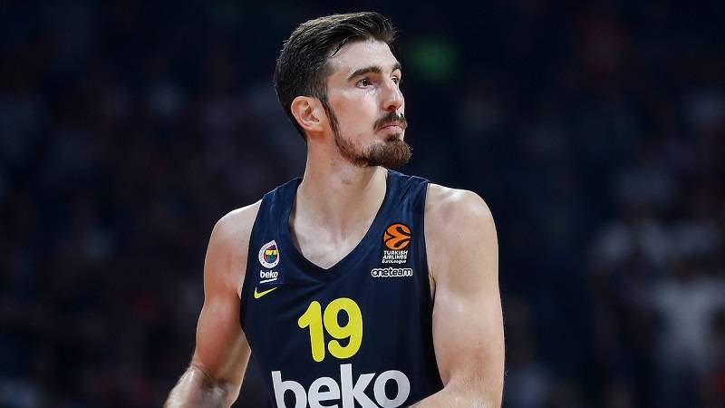 Dekolo produžio saradnju sa Fenerbahčeom