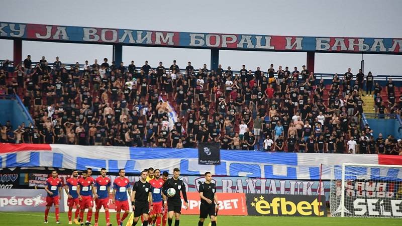 (FOTO) Lešinari poslali jasnu poruku fudbalerima i stručnom štabu