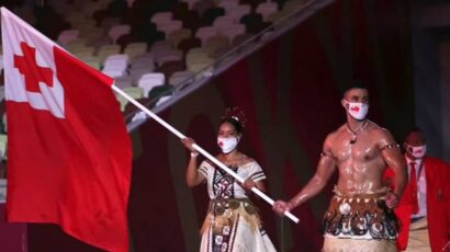Olimpijac iz Tonge izazvao veliku pažnju na otvaranju Olimpijskih igara (FOTO)