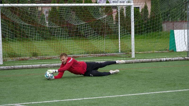 Bukviću se ukazuje pomoć nakon što su pirotehnička sredstva pala na teren
