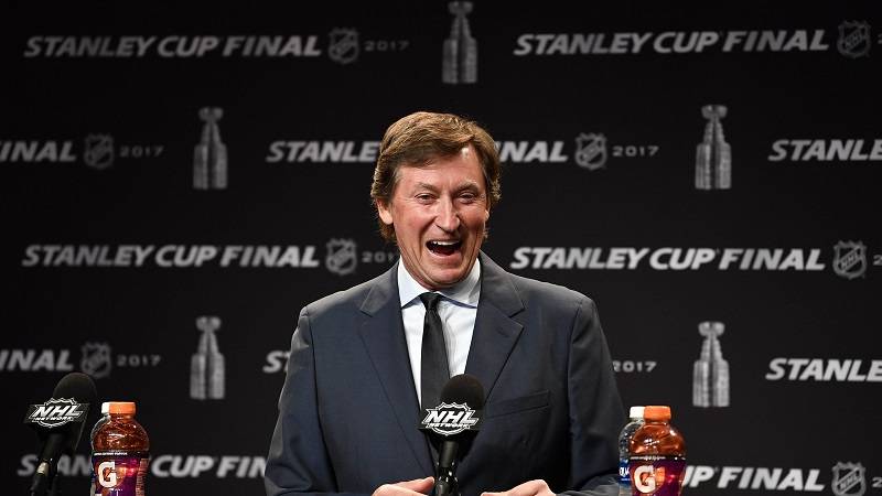 Vejn Grecki podržao Novaka Đokovića (FOTO)