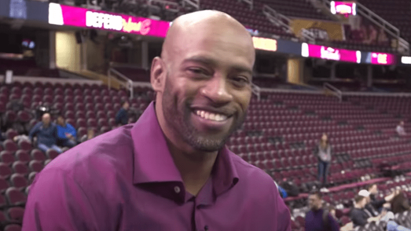 (VIDEO) Vins Karter na današnji dan izveo jedno od najboljih zakucavanja svih vremena