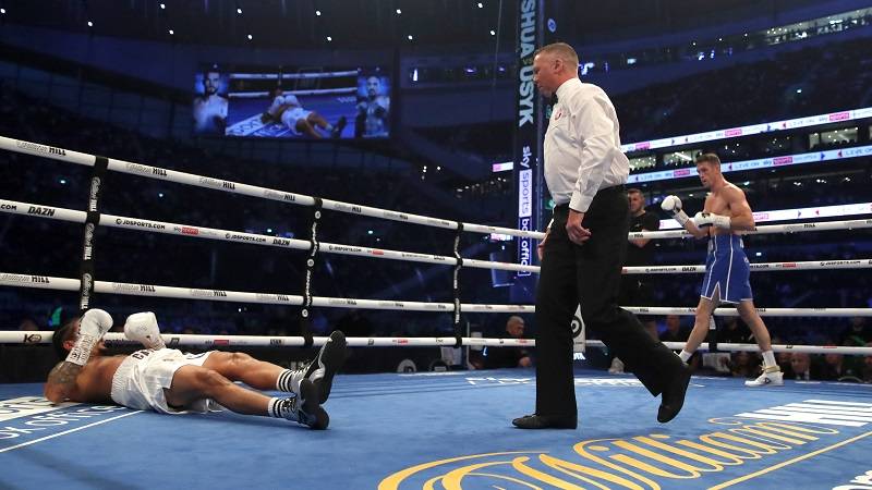 Brutalan nokaut umalo imao fatalne posljedice, bokser hitno prebačen u bolnicu (VIDEO)