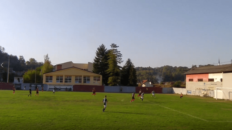 Prekinuta utakmica: Igrač napao sudiju nakon nevjerovatne greške na meču Druge lige Tuzlanskog kantona (VIDEO)