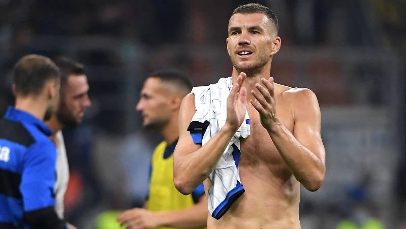 Džeko dobio škakljivo pitanje nakon dominacije protiv Milana: "Prvo da slavimo, a onda ćemo misliti na ostalo"