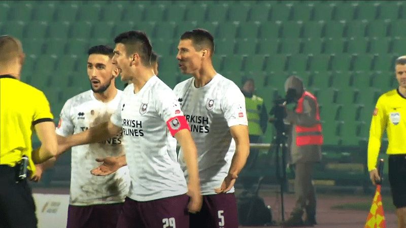 (VIDEO) Najzanimljiviji momenti sa Koševa: Lazić i Amoa poentirali, Sarajevo pola sata sa igračem manje