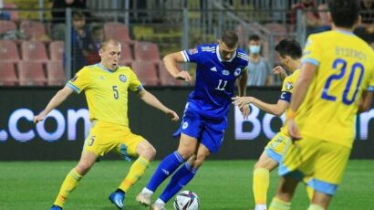 Bilino polje ipak prekrivaju transparenti i zastave