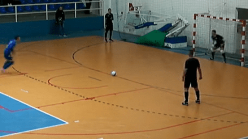 (VIDEO) Nevjerovatna scena sa futsal meča u BiH: Bizaran gol iz penala poništen od strane sudije