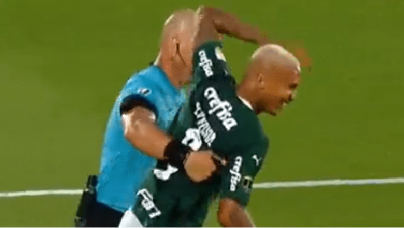 (VIDEO) Kandidat za Oskara: Sudija ga dotakao po leđima, on pao kao pokošen