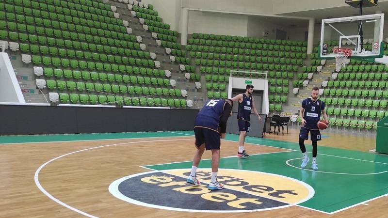 (FOTO) Zmajevi odradili prvi trening u Botevgradu pred meč sa Bugarskom