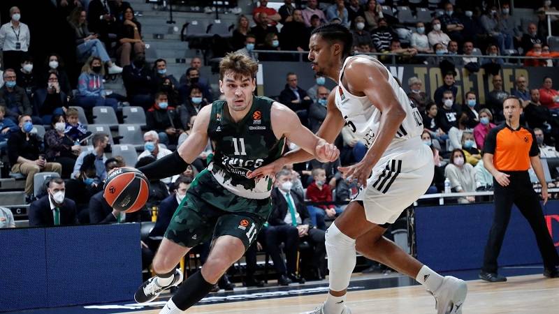 (VIDEO) Hezonja silovitim zakucavanjem stavio na poster najvišeg igrača Evrolige