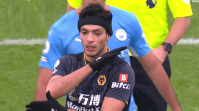 (VIDEO) Glupost bez granica: Raul Himenez bespotrebno dobio dva brza žuta kartona