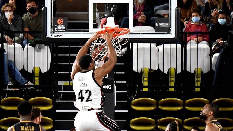 (VIDEO) PAO bolji od Albe, Džejms opet poslat u svlačionicu u porazu Monaka od Milana