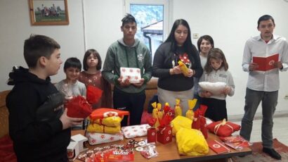 Mališani iz Dječijeg doma divnim poklonom oduševili Velež i njegove navijače