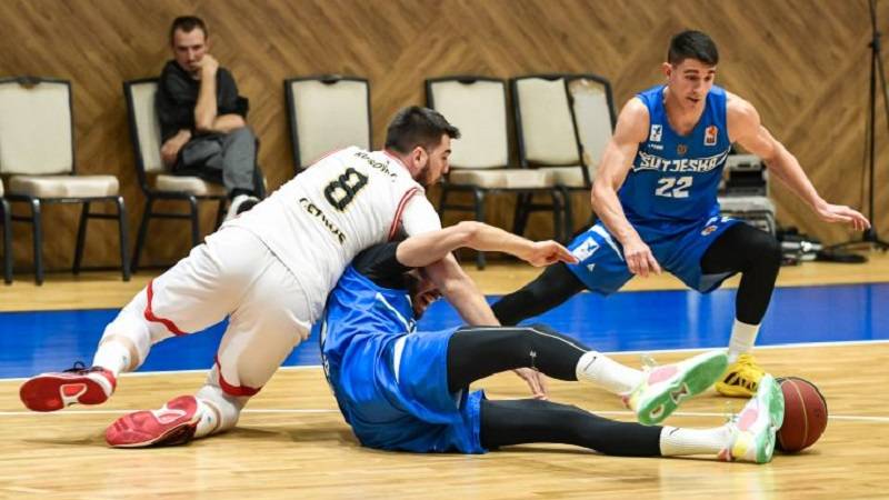 Sutjeska serijom poena u finišu meča slomila otpor Lovćena