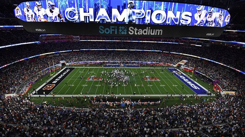 Priče s diplomom: California love