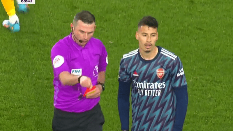 (VIDEO) Doviđenja, vidimo se: Martineli u istom napadu dobio dva žuta kartona