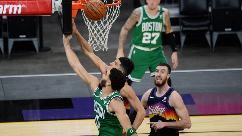 Igrači sedmice: Buker i Tejtum predvodili svoje timove do maksimalnih učinaka