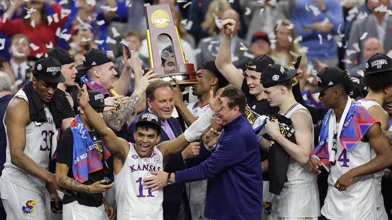 (VIDEO) Kanzas nakon spektakularnog preokreta slavio u finalu NCAA lige