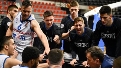 Široki demolirao Spars