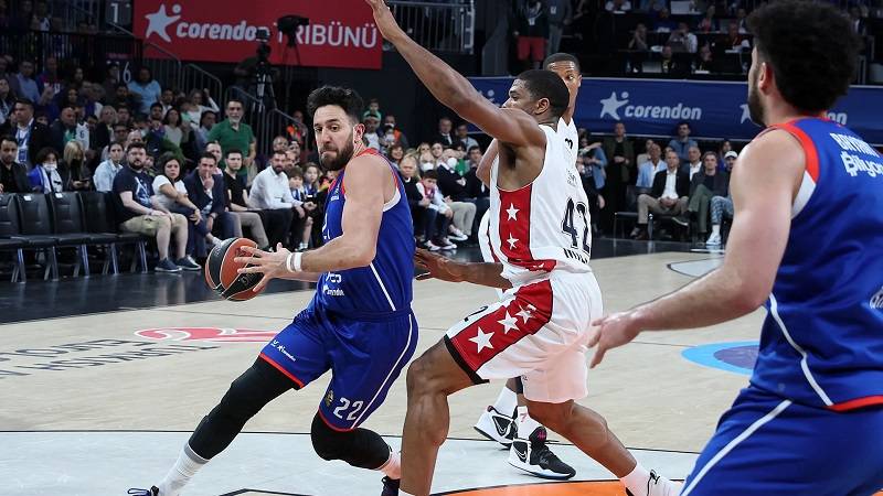 Efes izdržao nalete Milana i plasirao se na fajnal for u Beogradu