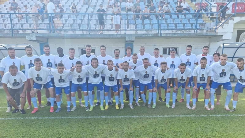 (FOTO) Fudbaleri GOŠK-a na teren istrčali u majicama s likom Lane Pudar