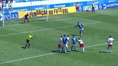 Apsurd, ludilo ili nešto treće: Fudbaler Feirensea dva puta šokirao načinom izvođenja penala