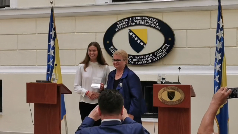 (VIDEO) Lana Pudar dobila diplomatski pasoš Bosne i Hercegovine