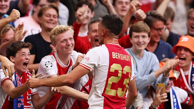 Ajaks održao čas fudbala Glazgov Rendžersima, Ajntraht Frankfurt poklekao na svom terenu