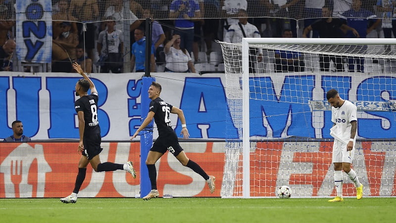 Ajntraht odnio tri boda iz Francuske