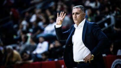 Bajić pozvao Čolana da im dodijeli pehar i medalje, ovaj prebacio odgovornost na drugog